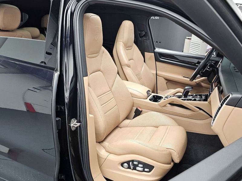 2021 Porsche Cayenne 3.0 photo 12