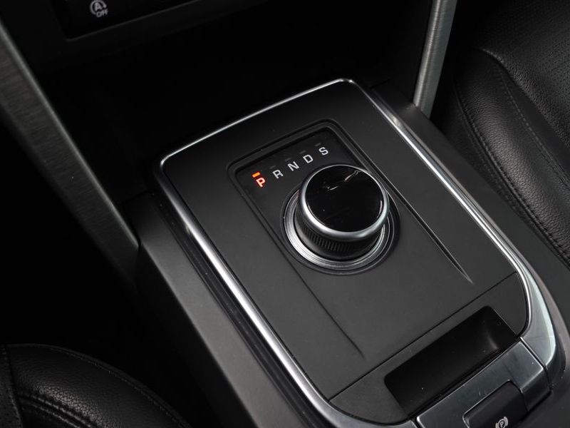 2019 Land Rover Discovery Sport 2.0 TD4 SE photo 9