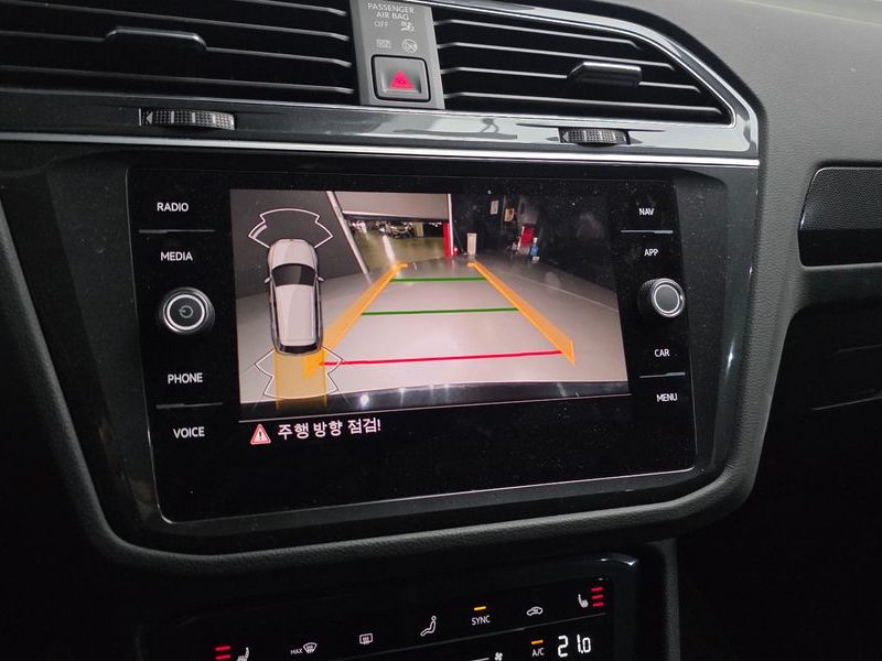 2021 Volkswagen Tiguan 2.0 TDI 4-Motion Premium photo 15