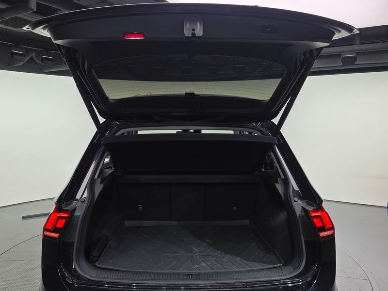 2021 Volkswagen Tiguan 2.0 TDI 4-Motion Premium photo 20