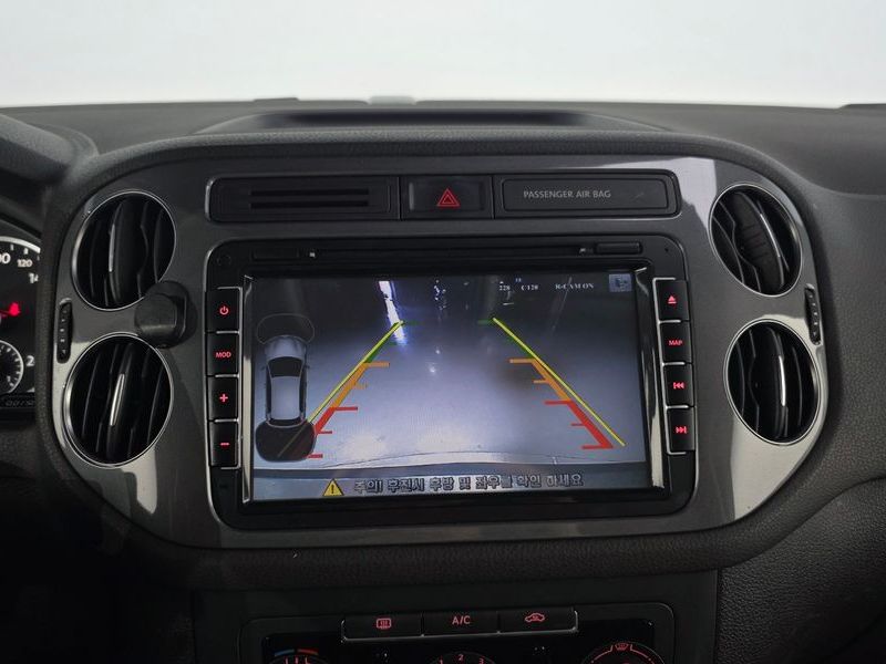2015 Volkswagen Tiguan 2.0 TDI Comfort 5N photo 16