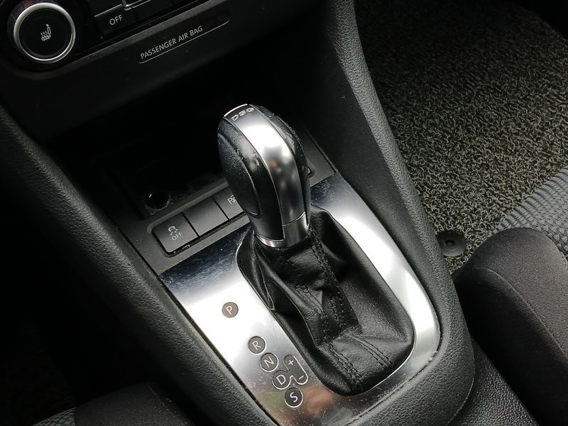 2012 Volkswagen Golf 2.0 TDI photo 9