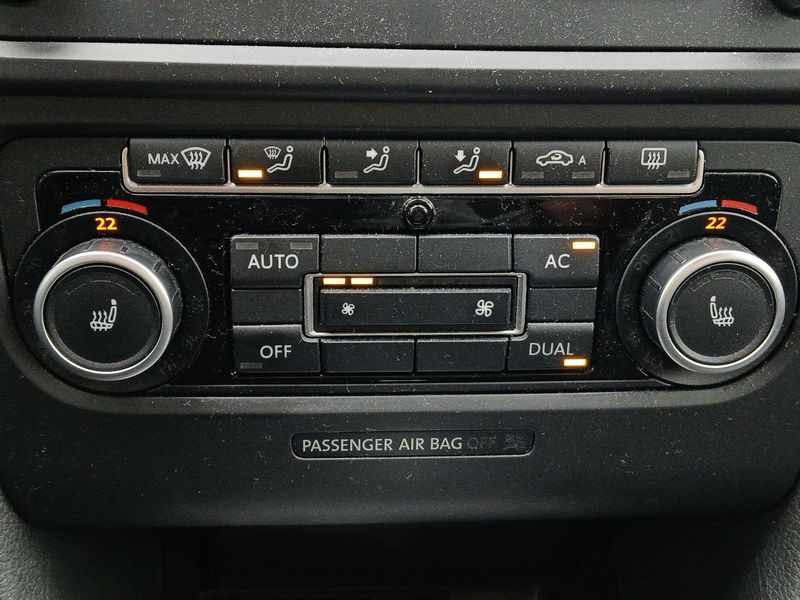 2012 Volkswagen Golf 2.0 TDI photo 17
