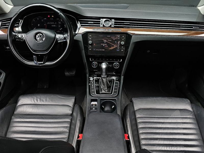 2018 Volkswagen Passat 2.0 TDI Premium photo 7