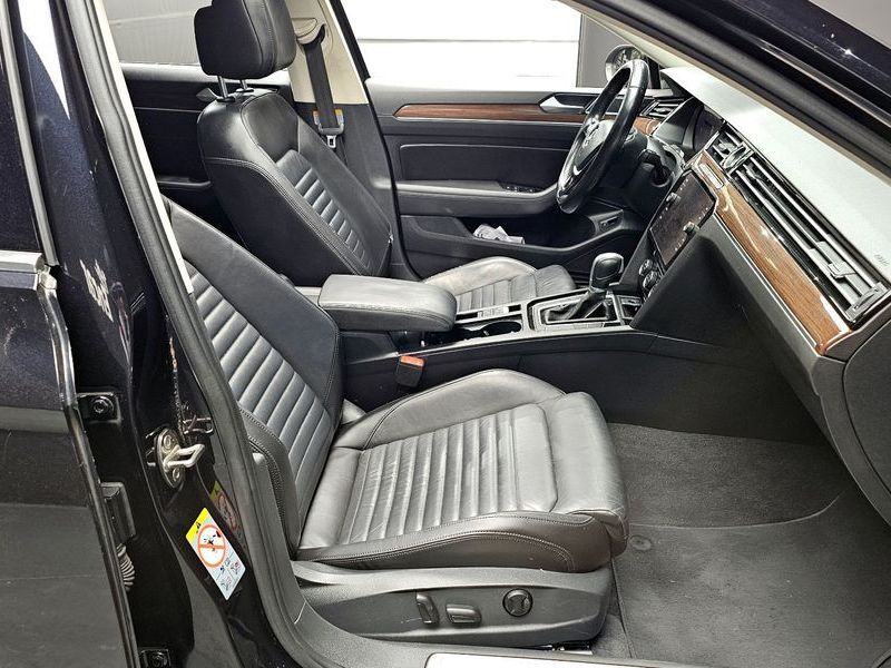2018 Volkswagen Passat 2.0 TDI Premium photo 10