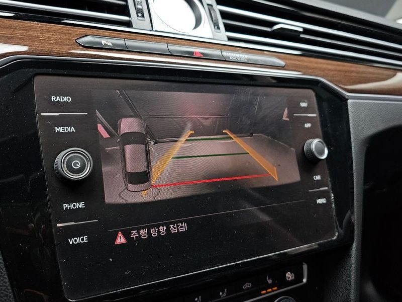 2018 Volkswagen Passat 2.0 TDI Premium photo 14