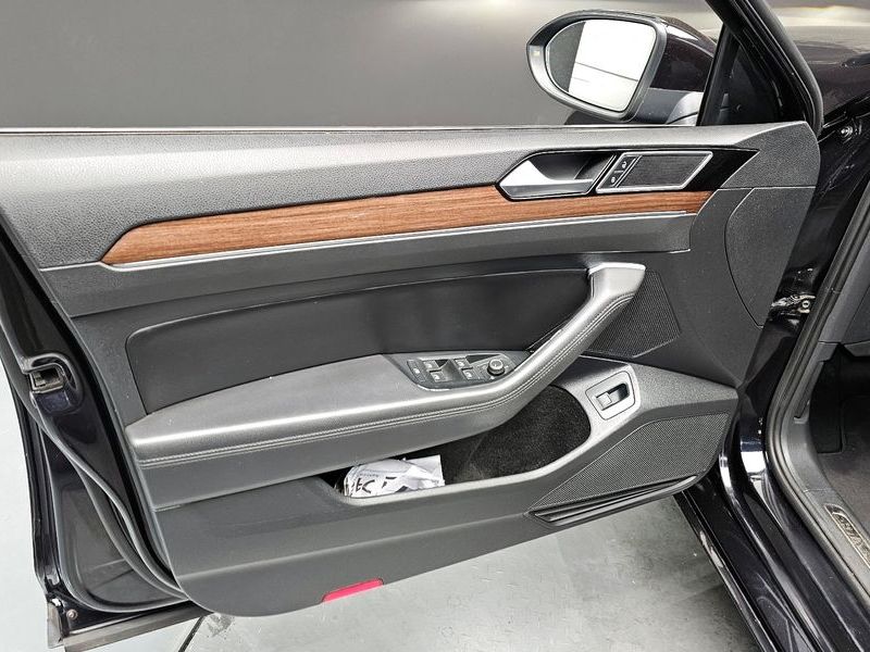 2018 Volkswagen Passat 2.0 TDI Premium photo 24