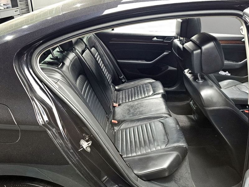 2018 Volkswagen Passat 2.0 TDI Premium photo 26