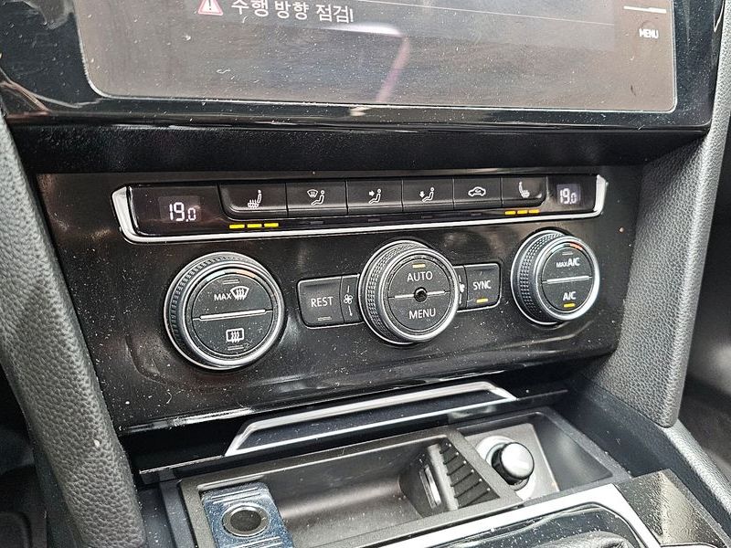 2018 Volkswagen Passat 2.0 TDI Premium photo 30