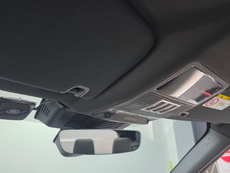 2024 Land Rover Discovery P360 Dynamic HSE photo 16