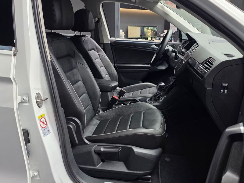 2022 Volkswagen Tiguan 2.0 TDI Premium photo 11
