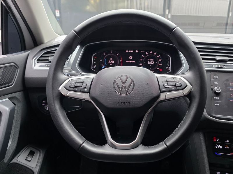 2022 Volkswagen Tiguan 2.0 TDI Premium photo 13