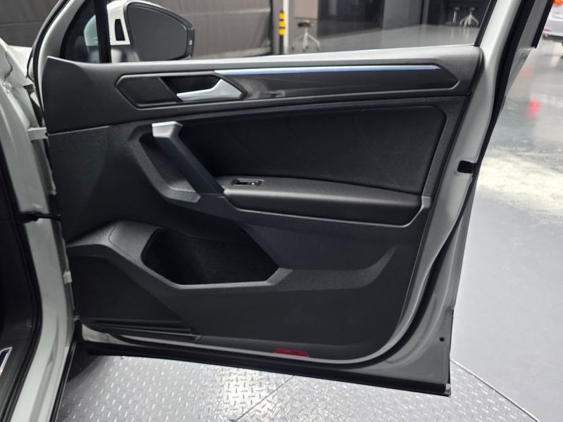 2022 Volkswagen Tiguan 2.0 TDI Premium photo 24