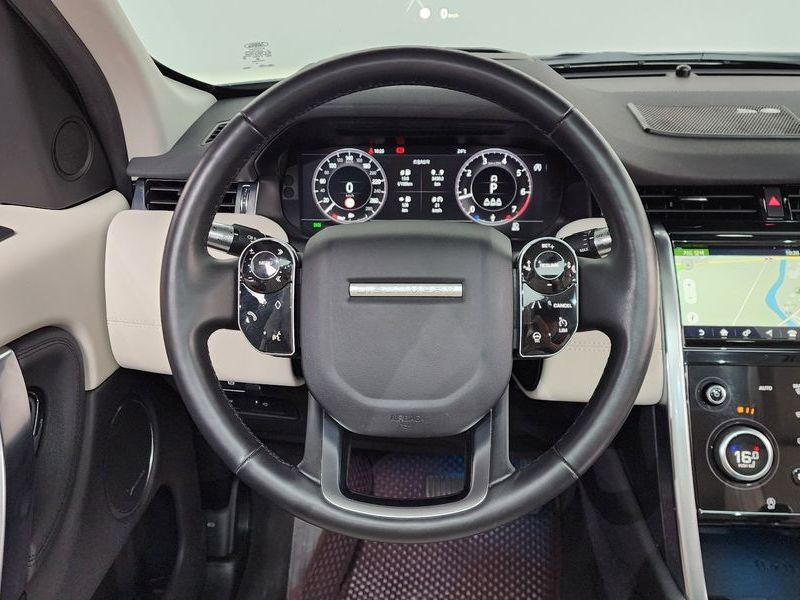 2020 Land Rover Discovery Sport P250 SE photo 13