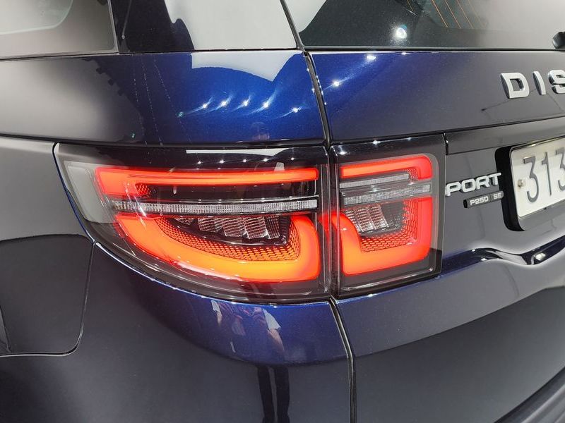 2020 Land Rover Discovery Sport P250 SE photo 23