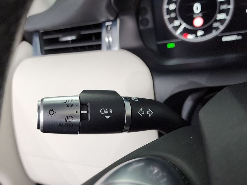 2020 Land Rover Discovery Sport P250 SE photo 30