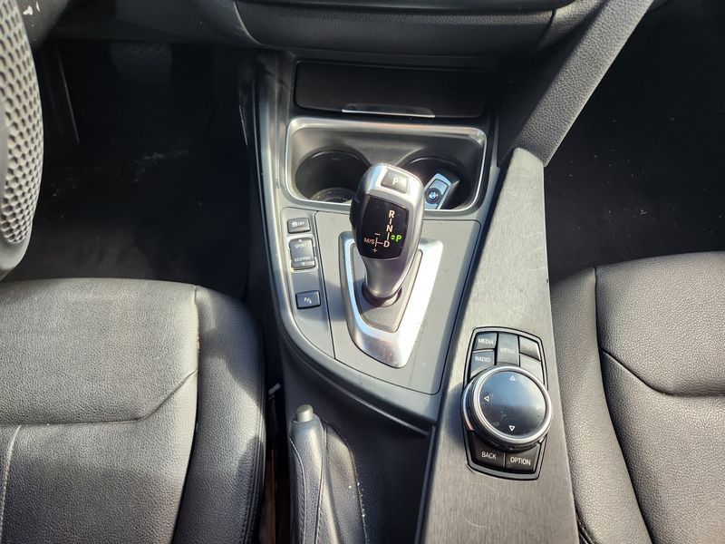 2014 BMW 3 Series 320d photo 12