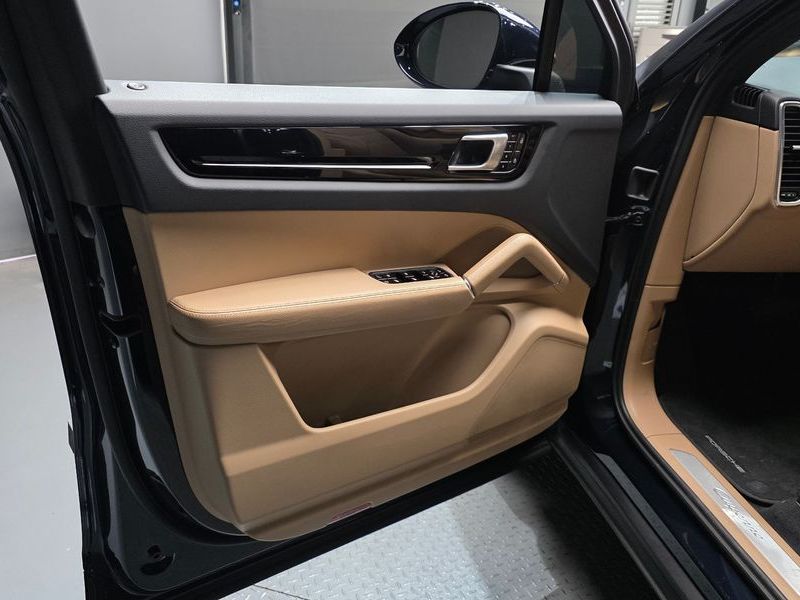 2020 Porsche Cayenne 3.0 E-Hybrid photo 24