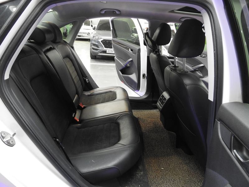 2015 Volkswagen Passat 2.0 TDI B7 photo 11
