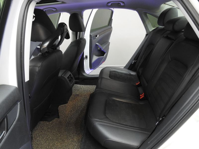 2015 Volkswagen Passat 2.0 TDI B7 photo 12