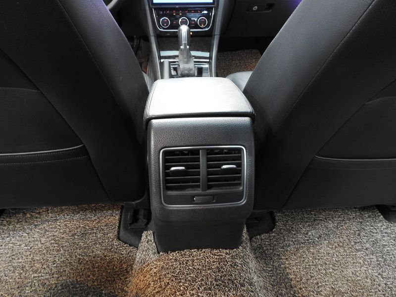 2015 Volkswagen Passat 2.0 TDI B7 photo 15