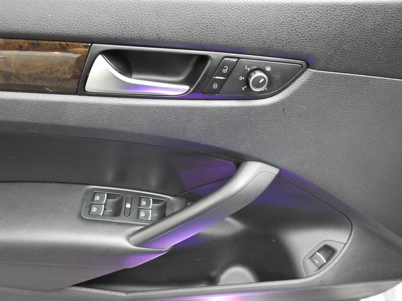 2015 Volkswagen Passat 2.0 TDI B7 photo 18