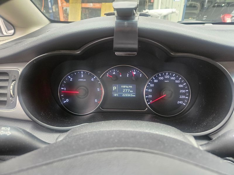 2015 Kia 올 뉴 카렌스 1.7 VGT Prestige photo 9