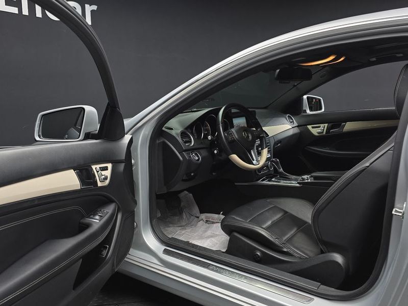 2013 Mercedes-Benz C-Class C220 CDI Coupe photo 10