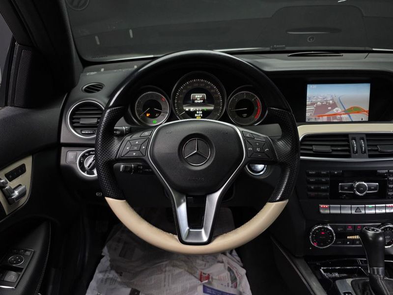 2013 Mercedes-Benz C-Class C220 CDI Coupe photo 13