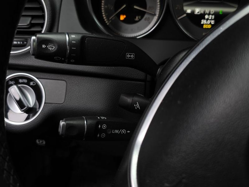 2013 Mercedes-Benz C-Class C220 CDI Coupe photo 17