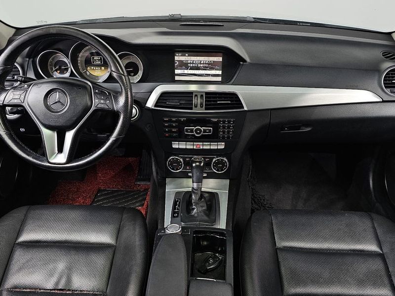 2012 Mercedes-Benz C-Class C220 CDI BlueEFFICIENCY photo 7