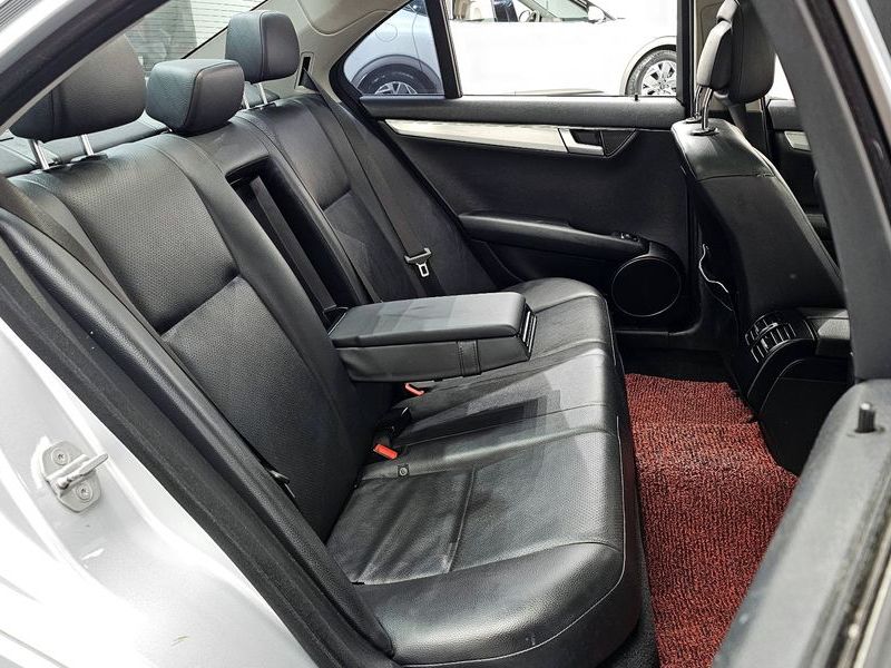 2012 Mercedes-Benz C-Class C220 CDI BlueEFFICIENCY photo 11