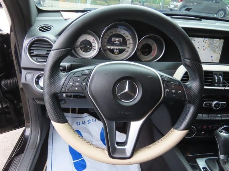 2013 Mercedes-Benz C-Class C220 CDI Coupe photo 16