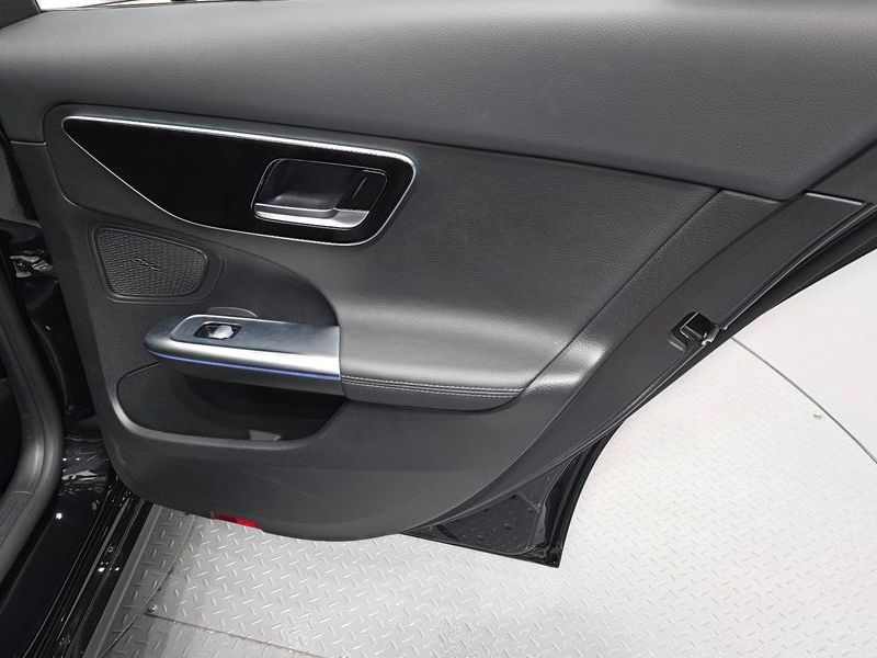 2023 Mercedes-Benz C-Class C300 4MATIC Avantgarde photo 25