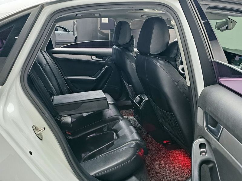 2013 Audi A4 2.0 TDI Quattro Dynamic B8 photo 11