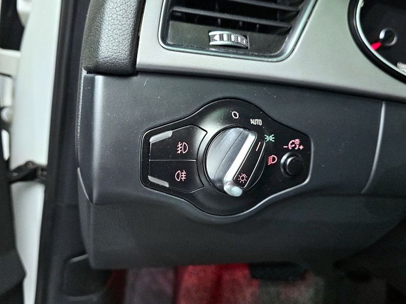 2013 Audi A4 2.0 TDI Quattro Dynamic B8 photo 16