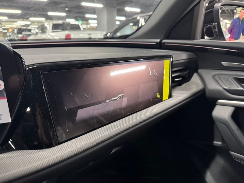 2025 Audi Q5 40 TDI Quattro S Line Black Edition photo 9