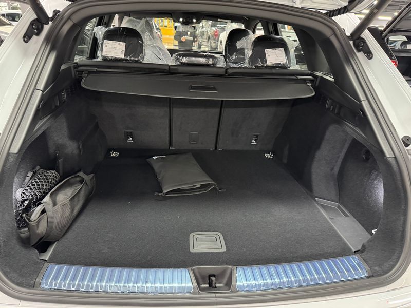 2025 Audi Q5 40 TDI Quattro S Line Black Edition photo 13