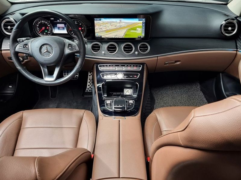 2018 Mercedes-Benz E-Class E220d 4MATIC Avantgarde photo 7
