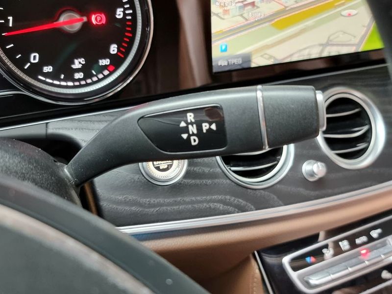 2018 Mercedes-Benz E-Class E220d 4MATIC Avantgarde photo 9