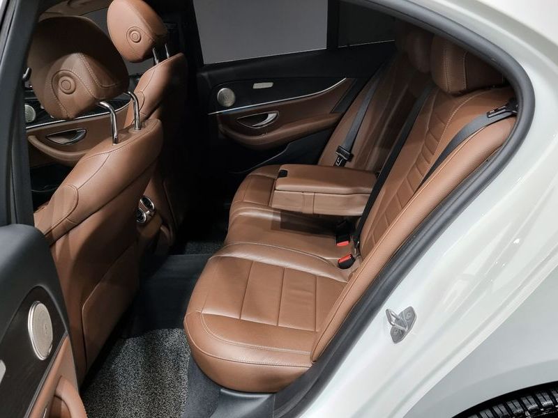 2018 Mercedes-Benz E-Class E220d 4MATIC Avantgarde photo 11