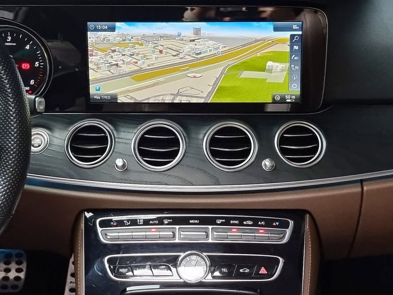2018 Mercedes-Benz E-Class E220d 4MATIC Avantgarde photo 17