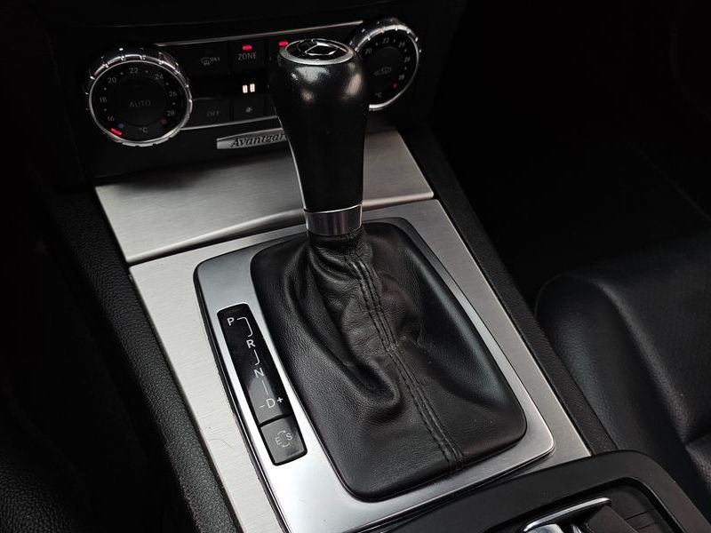 2012 Mercedes-Benz C-Class C200 CGI AVANTGARDE photo 9