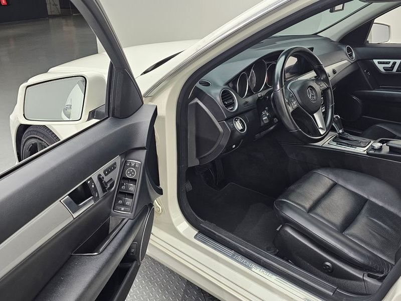 2012 Mercedes-Benz C-Class C200 CGI AVANTGARDE photo 11