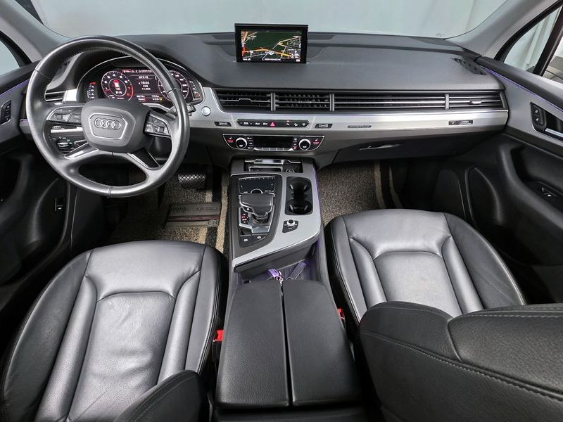 2019 Audi Q7 45 TFSI Quattro photo 7