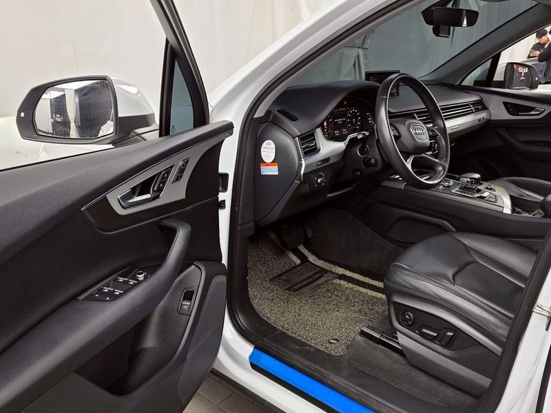 2019 Audi Q7 45 TFSI Quattro photo 10