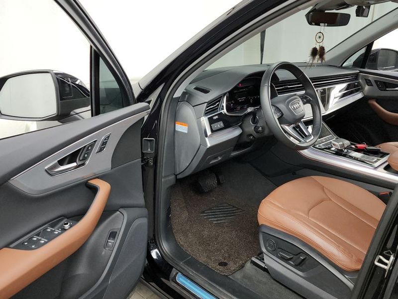 2021 Audi Q7 45 TDI Quattro photo 10