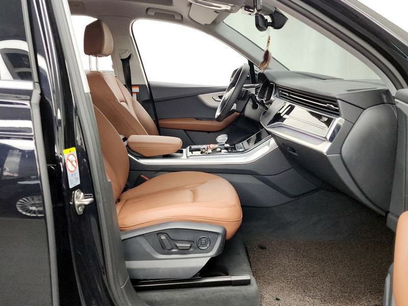 2021 Audi Q7 45 TDI Quattro photo 11