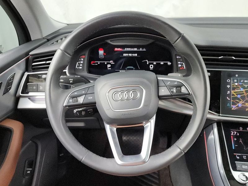 2021 Audi Q7 45 TDI Quattro photo 13