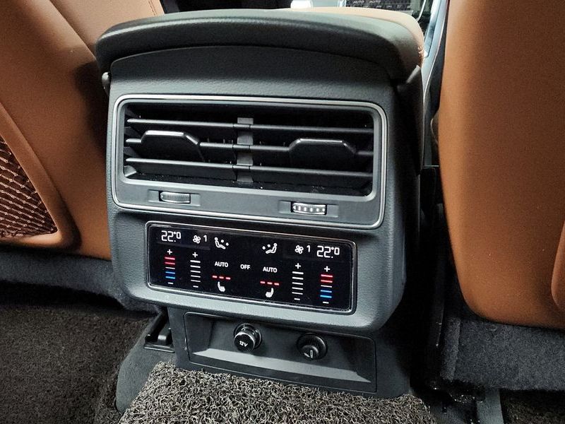 2021 Audi Q7 45 TDI Quattro photo 19